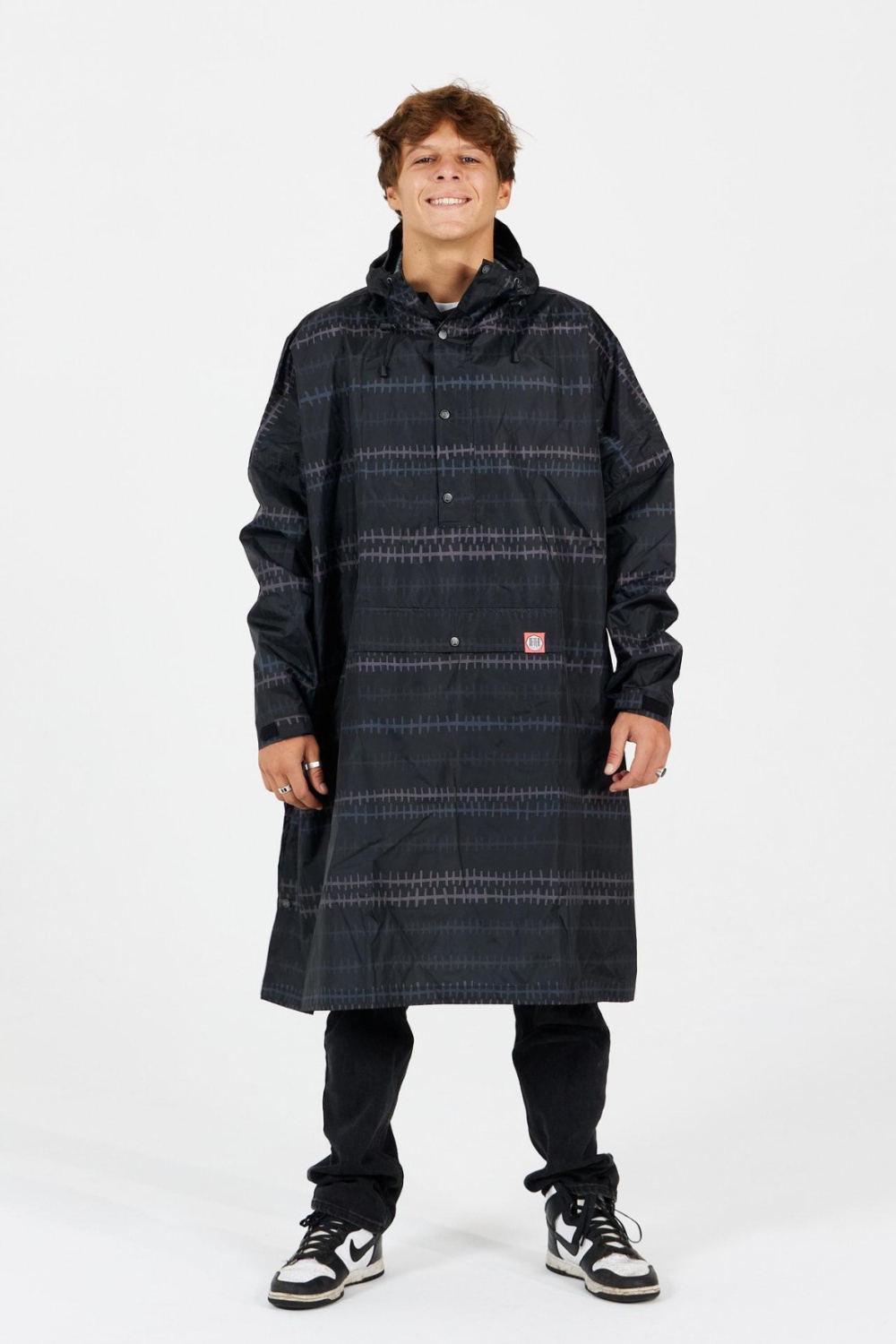 After Essentials - Poncho Chuvasquero Scare Stripes Black 